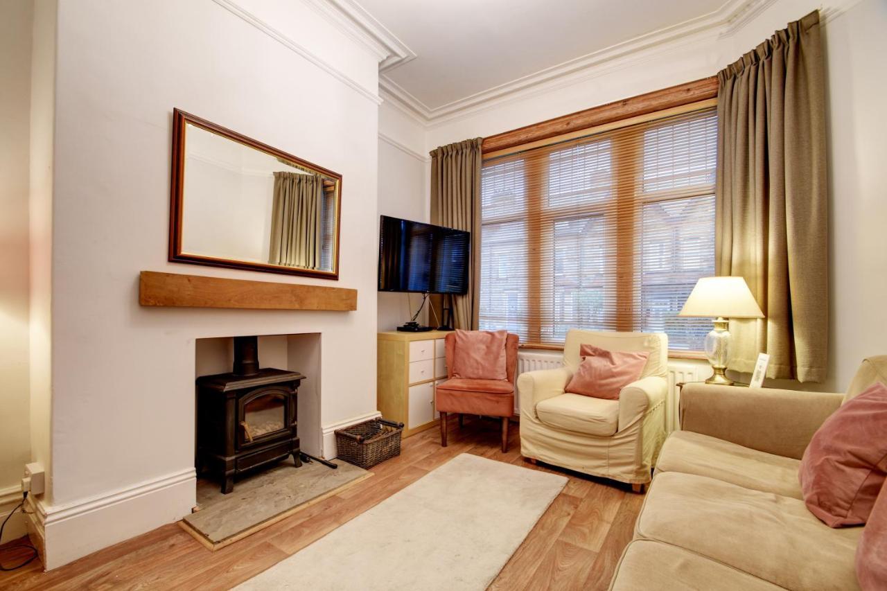 Spacious Victorian Townhouse Near Hcc With Off Street Parking Harrogate Exterior photo