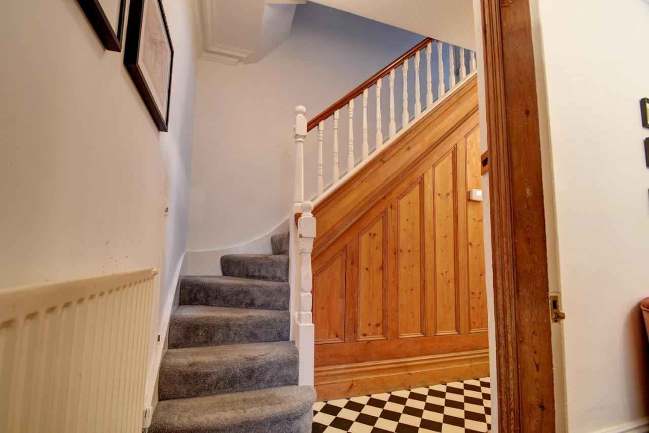 Spacious Victorian Townhouse Near Hcc With Off Street Parking Harrogate Exterior photo